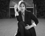 SUZANNE_VEGA ©George Holz.png 